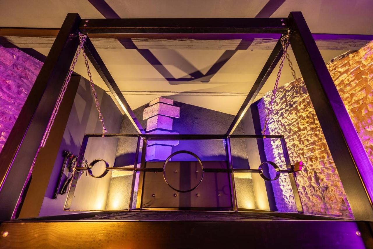 Cherie Cherry - Romantic And Bdsm House Briey Екстериор снимка