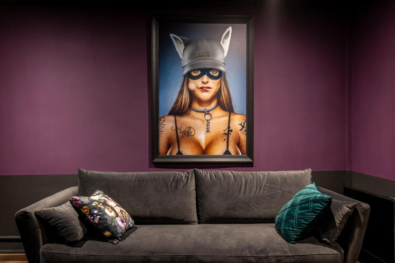 Cherie Cherry - Romantic And Bdsm House Briey Екстериор снимка